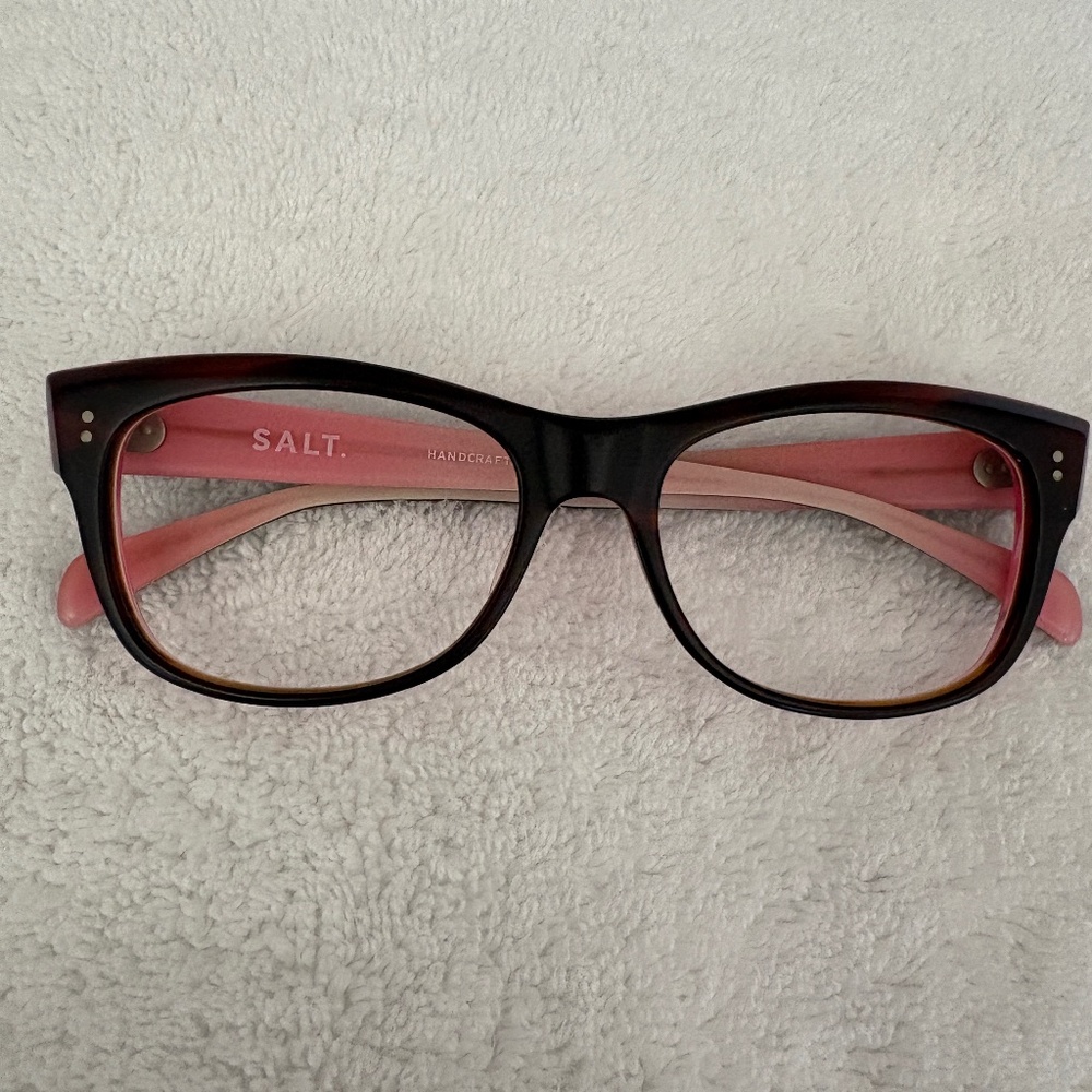 Women's Black and Pink Glasses